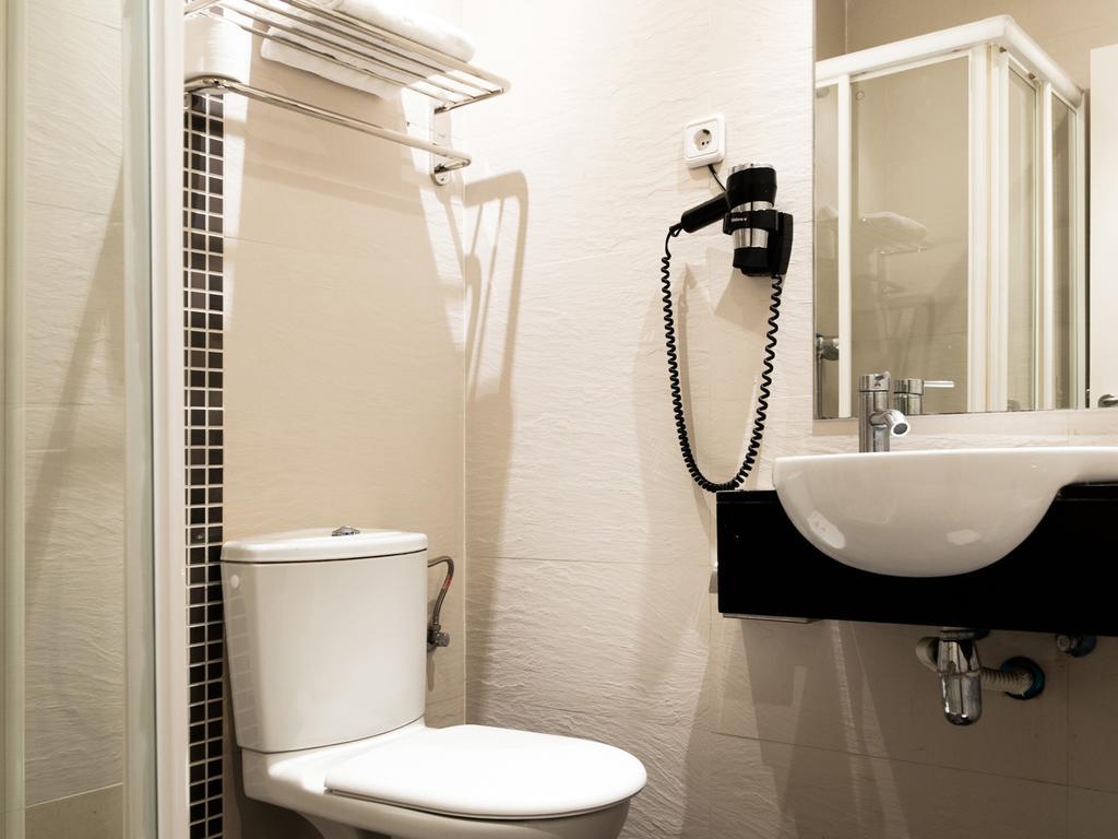 Hostal Bcn 46 Βαρκελώνη Εξωτερικό φωτογραφία